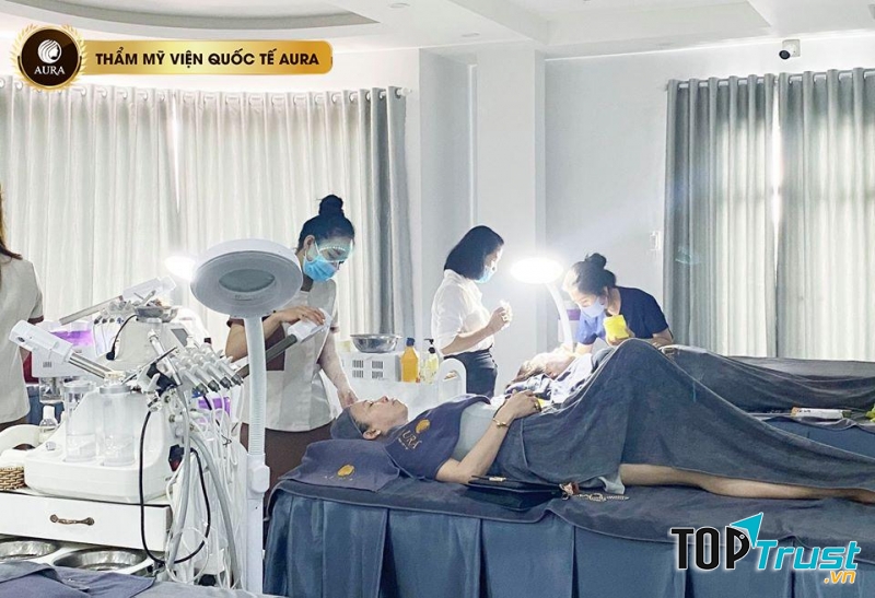 Thẩm mỹ viện Aura