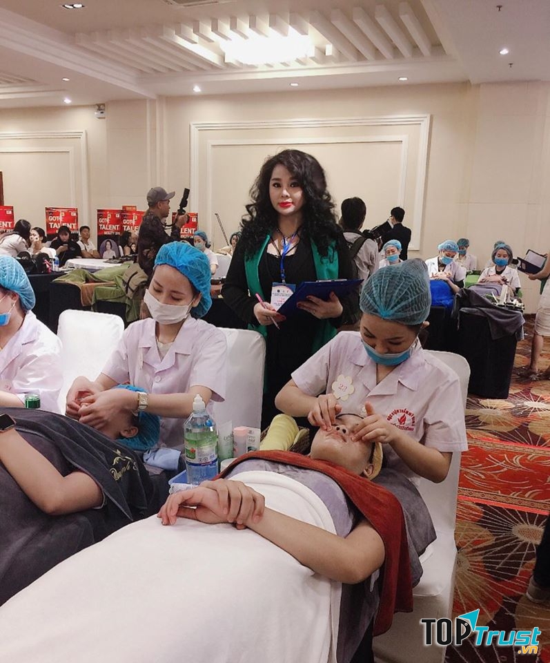 Thẩm Mỹ Viện Linh Linh