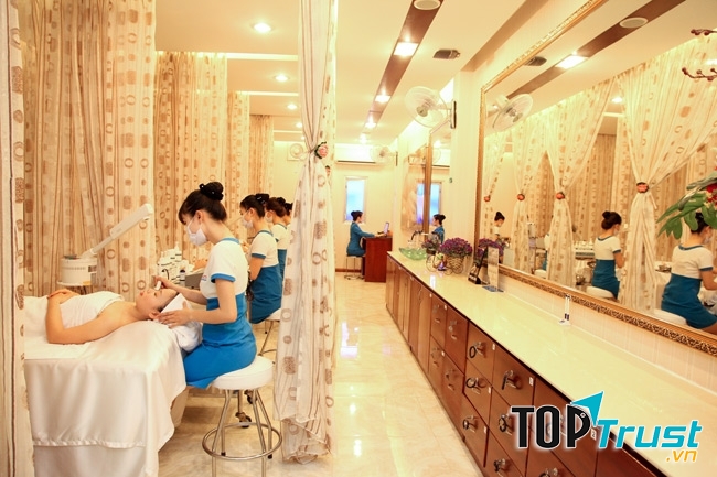 Bên trong thẩm mỹ viện Ngọc Dung.