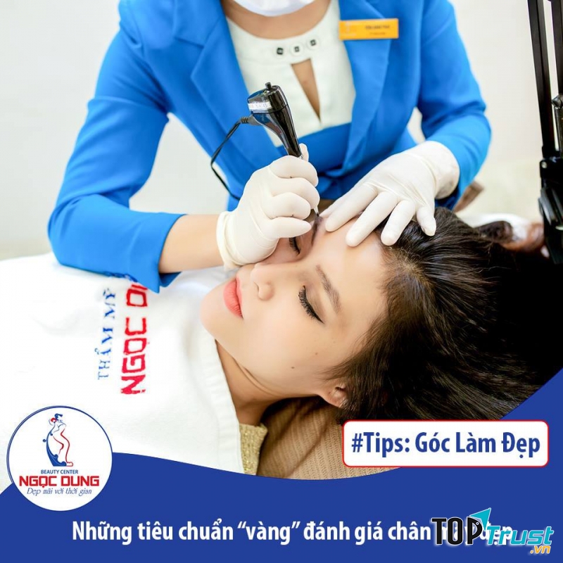 Điêu khắc chân mày Ngọc Dung