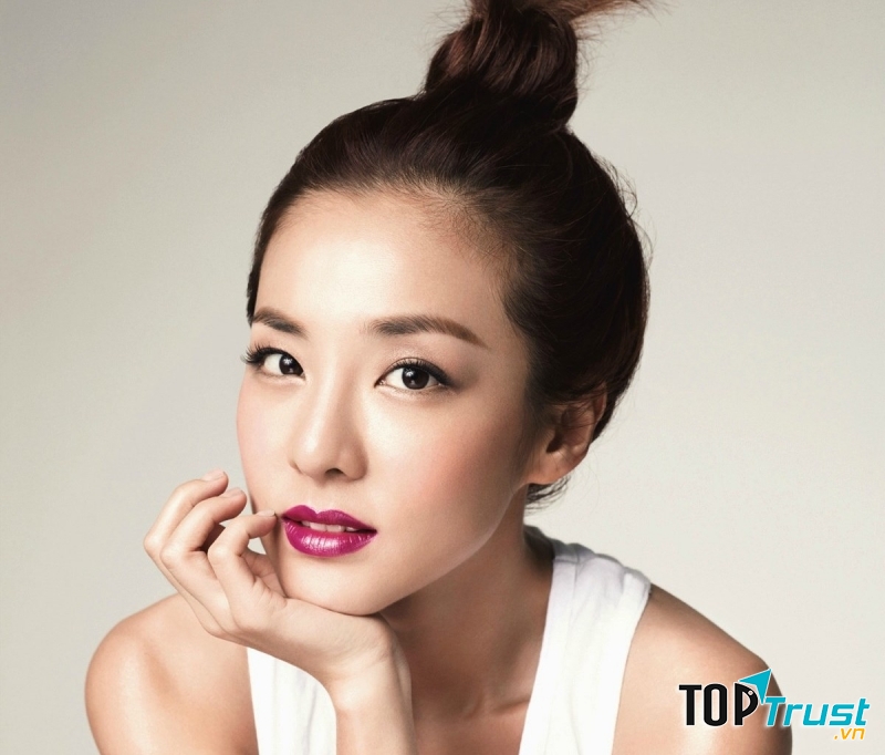 Thẩm mỹ viện Phương Loan Hồng Kông sẽ giúp bạn có đôi lông mày ưng ý.