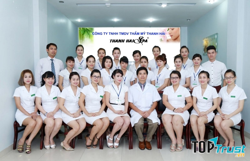 Đội ngũ bác sĩ và nhân viên tại Thanh Hải Spa