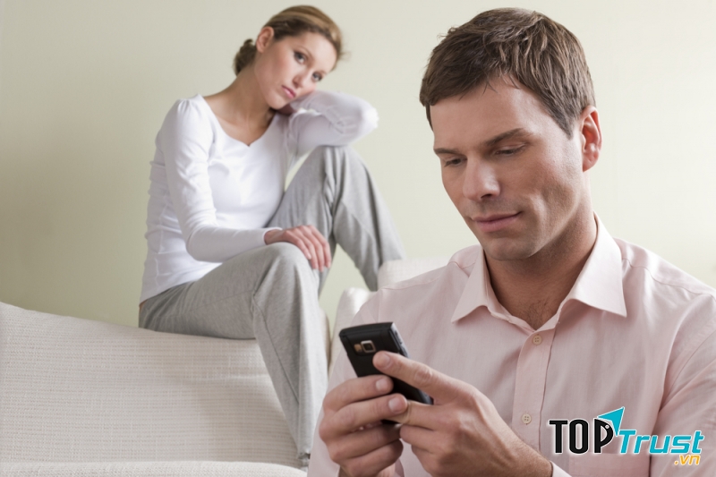 Thám tử theo dõi ngoại tình - THAM-TU.COM cung cấp dịch vụ thám tử theo dõi điều tra chứng cứ ngoại tình ở Hà Nội với các tiêu chí: Bảo mật - Hiệu quả cao - Uy tín.