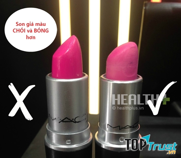 Chữ MAC in bên trong thân son rất khác nhau