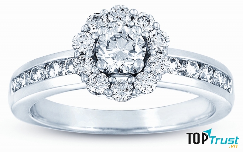 Kim cương dành cho người sinh vào tháng tư