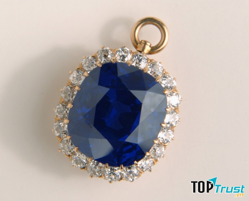 Đá Sapphire cho những ai sinh tháng 9