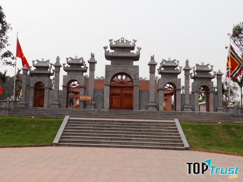 Đền Tràng Kênh
