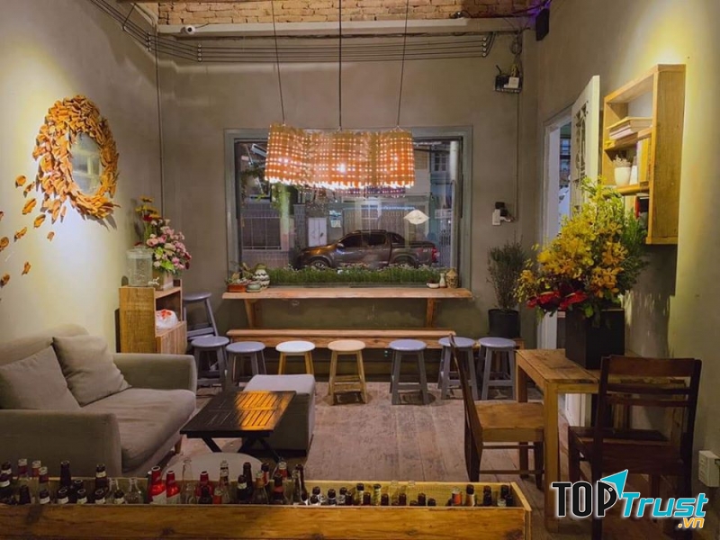 Tháng Tư Café Pub Acoustic