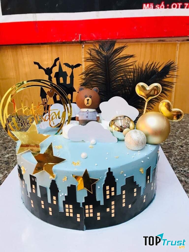 Người dân sống ở đường Lê Quý Đôn, Thái Bình đã vô cùng quen thuộc với những chiếc bánh sinh nhật đẹp mắt do Thành Đạt Bakery.