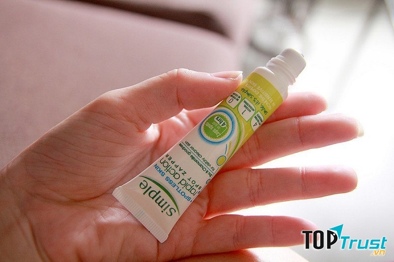 Lăn Trị Mụn Simple Spotless Skin Rapid Action Spot Zapper