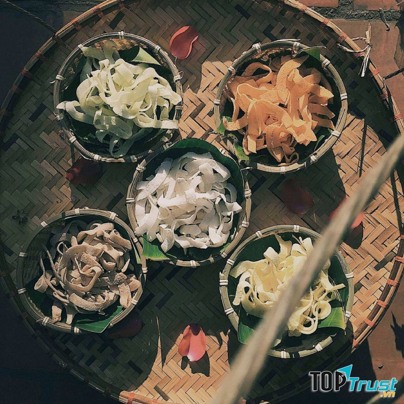 Mứt tết - món ăn không thể thiếu của người Việt.
