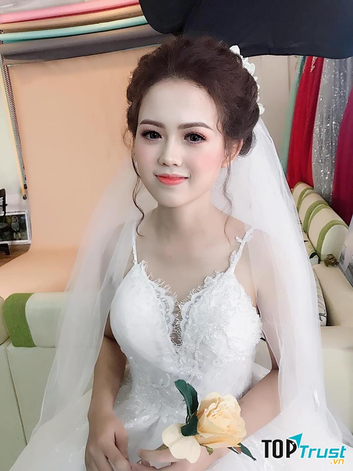 Thanh Nguyễn makeup