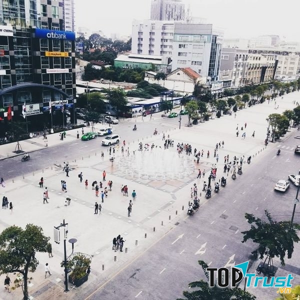 Thiên đường check in của giới trẻ - phố đi bộ Nguyễn Huệ