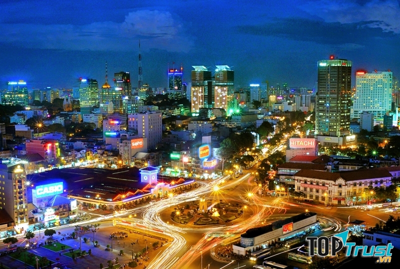 Thành phố Hồ Chí Minh là đầu tàu, mũi nhọn về kinh tế, trọng điểm về kinh tế, giáo dục của đất nước