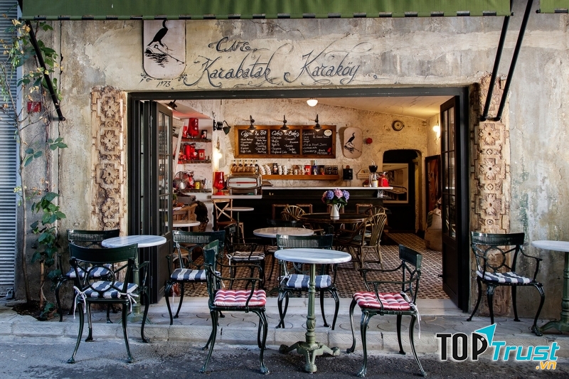 Thành phố Istanbul nổi tiếng với hạt cà phê đen nguyên chất