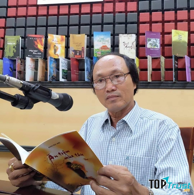 Nhà Thơ Bình Địa Mộc