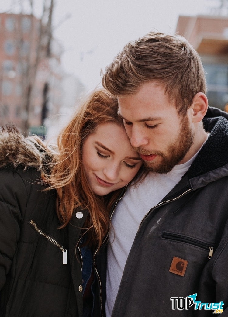 Đừng ngại bày tỏ cảm xúc với người mình yêu thương.