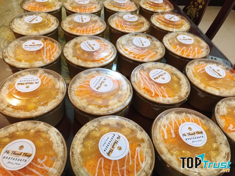 Hộp bánh bông lan trứng muối siêu xinh