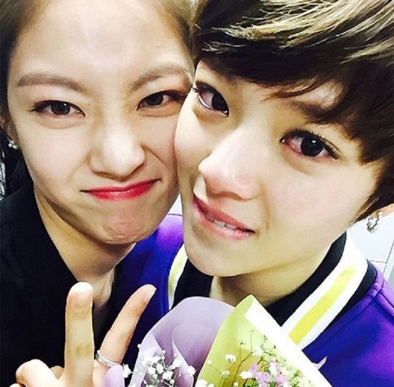 Thành viên Jungyeon có người chị gái là thực tập sinh cũ của công ty SM