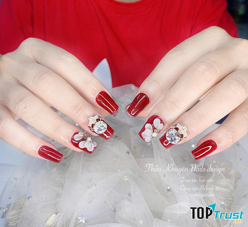 Thảo Khuyên Nail