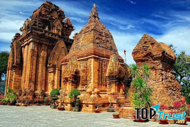 Tháp Bà Ponagar