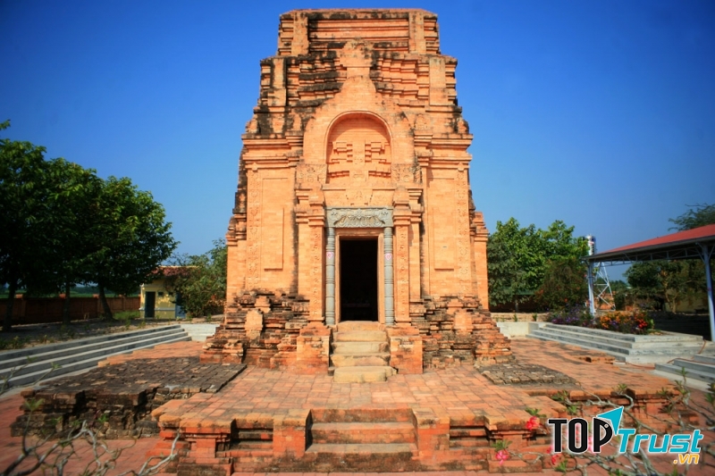 Vẻ đẹp cổ kính của Tháp Chóp Mạt