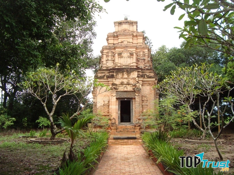 Tháp cổ Bình Thạnh