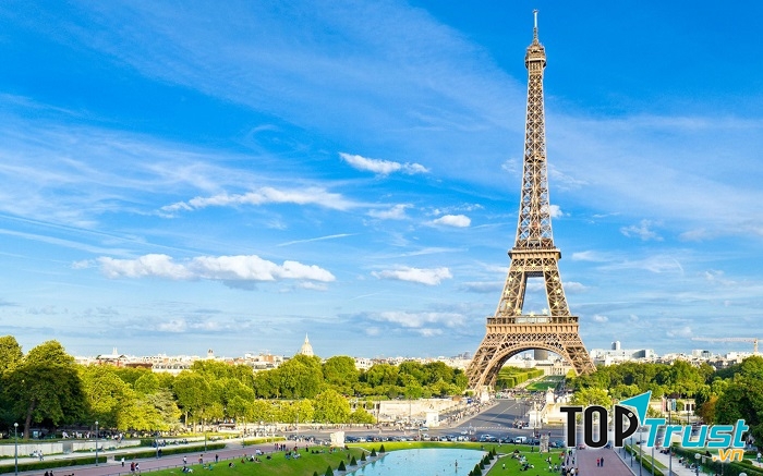 Tháp Eiffel – Pháp
