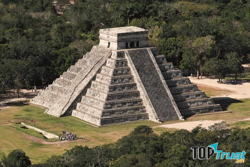 Tikal - kỳ quan cổ đại, ngoạn mục của Guatemala.