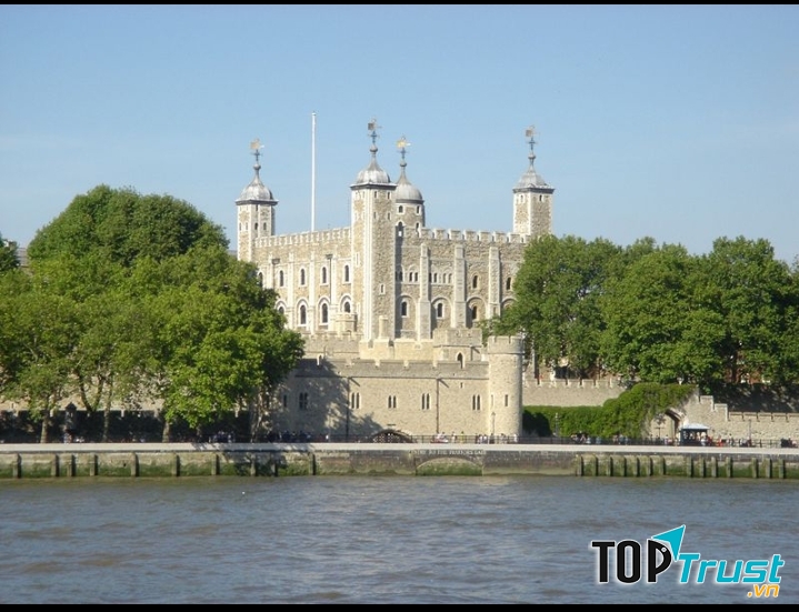 Toàn cảnh tháp Luân Đôn