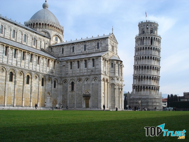 Tháp nghiêng Pisa