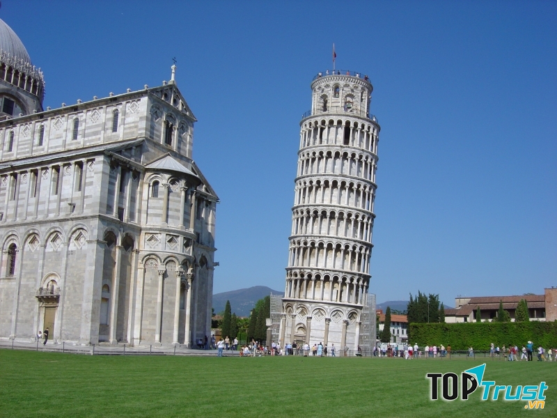 Tháp nghiêng Pisa- Ý