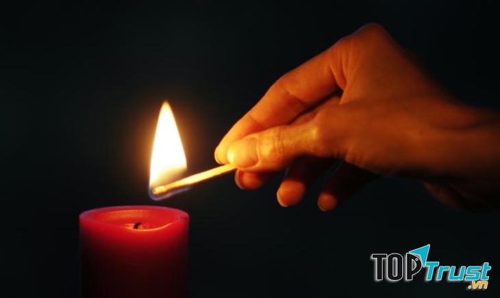 Thắp những ngọn nến trong phòng bạn nhé!