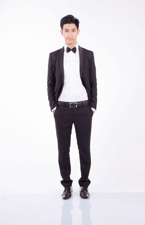 ﻿Khi chọn thắt lưng, chú rể nên chú ý đến tone màu giày và màu vest.