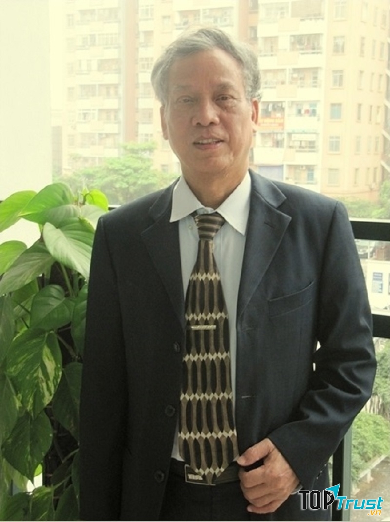 Thầy Đỗ Điện Lệnh.