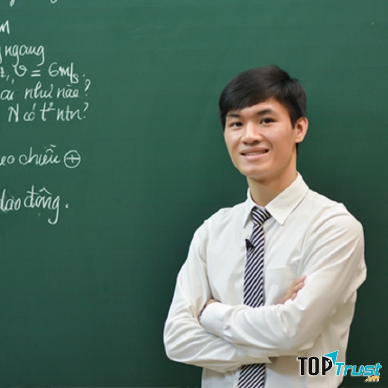 Giáo viên luyện thi trực tuyến nổi tiếng- Thầy Đỗ Ngọc Hà.