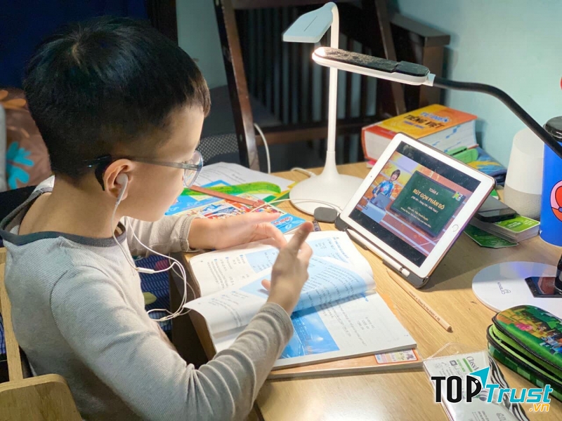 Học online cũng là một phương pháp học hấp dẫn, lôi cuốn.