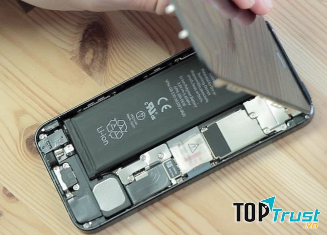 Thay pin nên là giải pháp cuối cùng mà bạn nghĩ đến