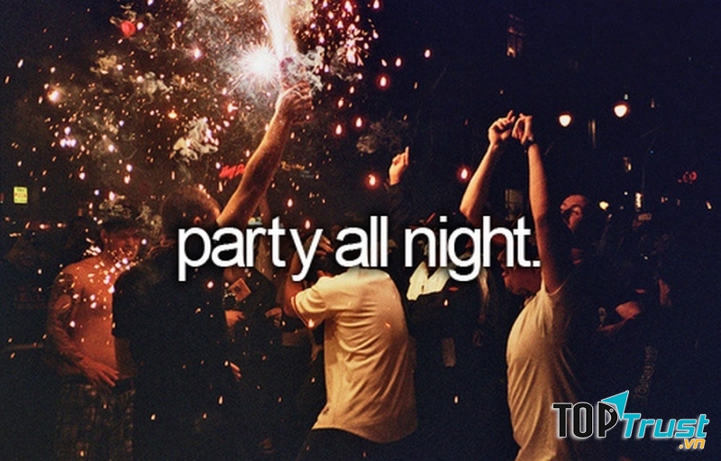 Quẩy đê, vì đời có bao nhiêu mà hững hờ - Nguồn: Internet