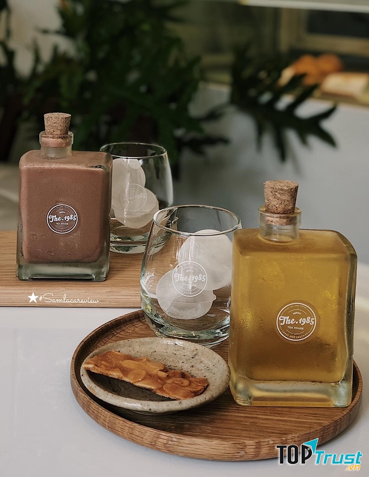 Quán The 1985 này có trà, có bánh ngọt, và sự tĩnh lặng nhẹ nhàng