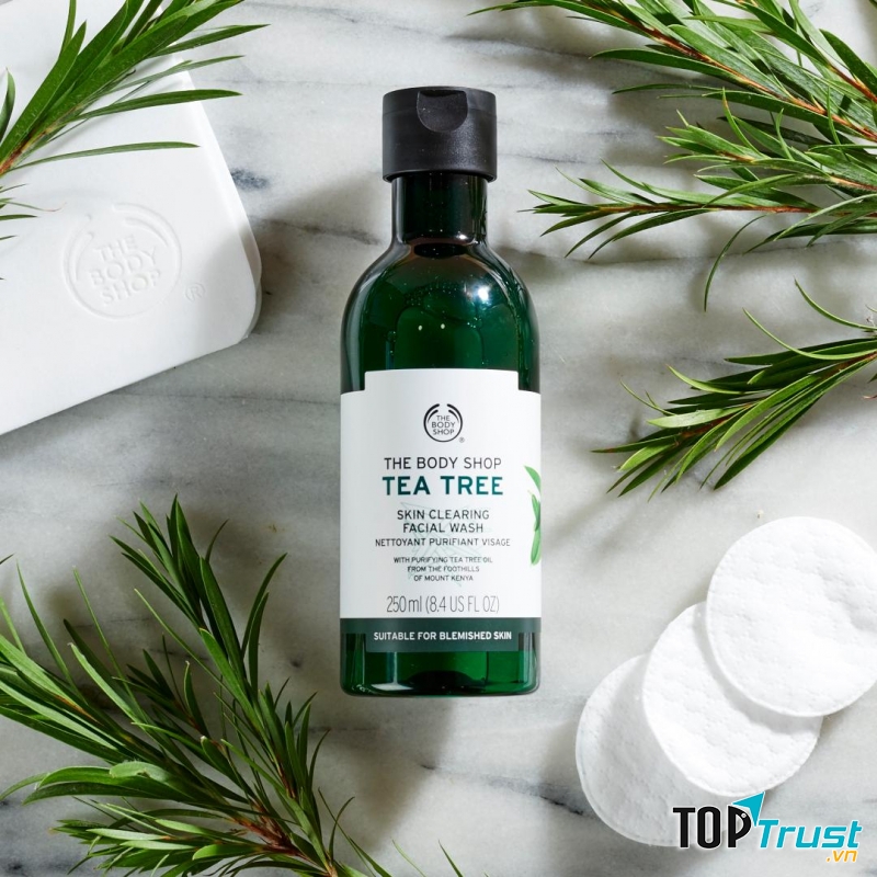 The Body Shop Tea Tree Skin Clearing Facial Wash