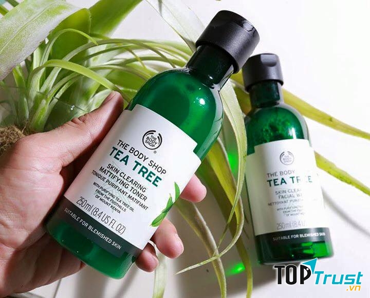 The Body Shop Tea Tree Skin Clearing Mattifying Toner