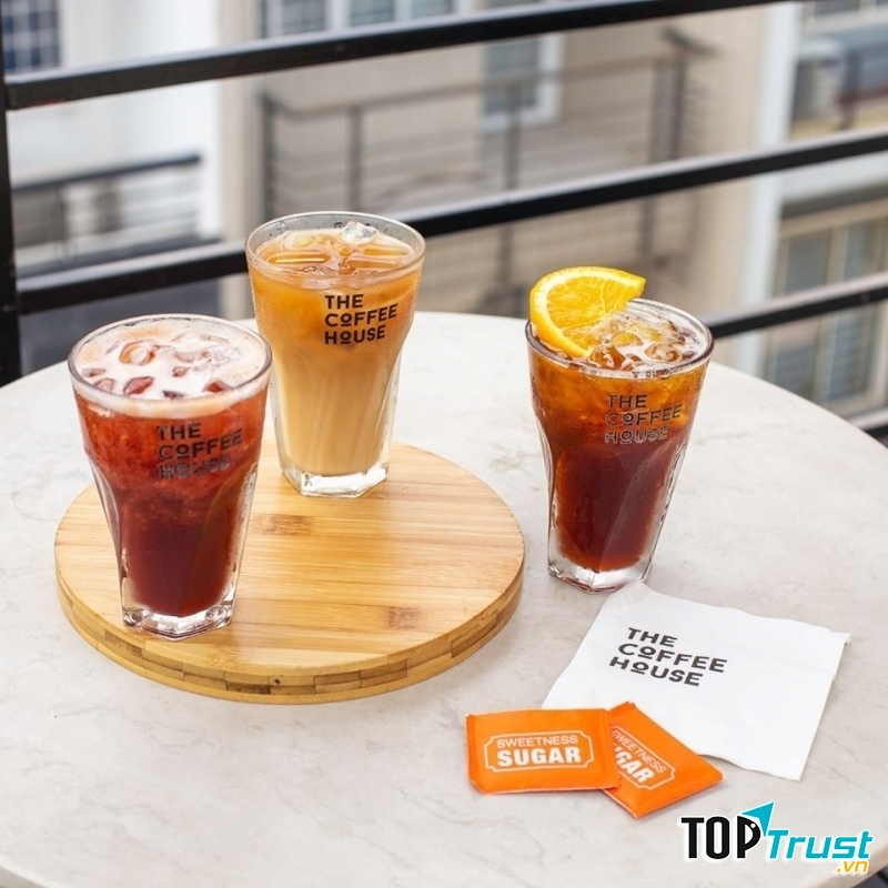 Thương hiệu này phủ sóng rộng rãi ở Việt Nam. Dừng chân tại Cần Thơ, The Coffee House cũng nhanh chóng chinh phục khách hàng.