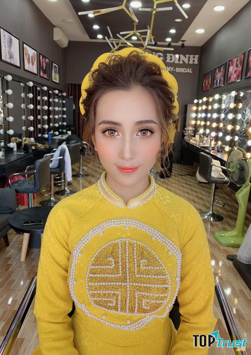 The Face makeup (Khang Đinh)