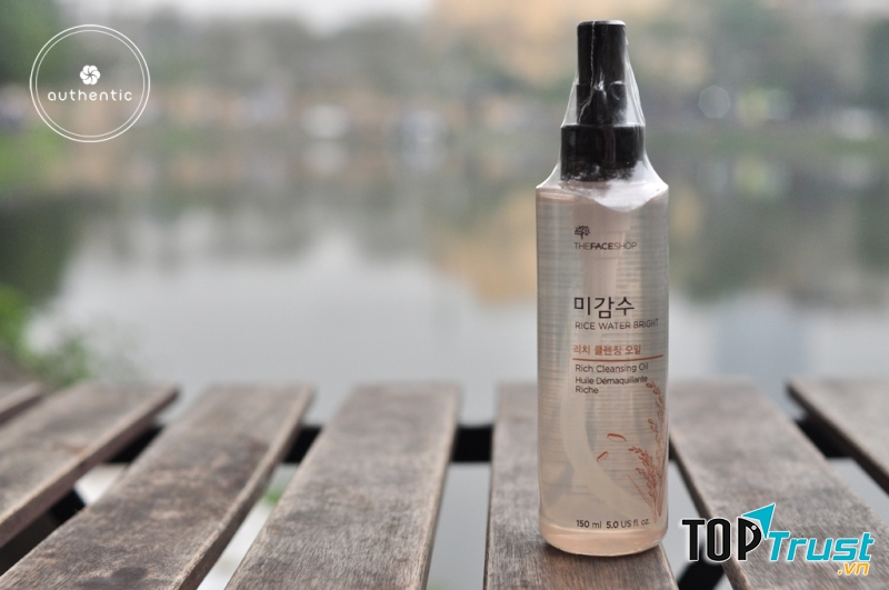 Dầu tẩy trang nước gạo của The Face Shop.