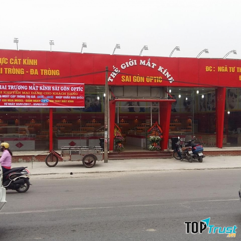 Kính mắt Sài Gòn Optic đã dần khẳng định được vị thế của mình trên thị trường với hàng trăm kiểu kính đến từ nhiều thương hiệu nổi tiếng trên thế giới