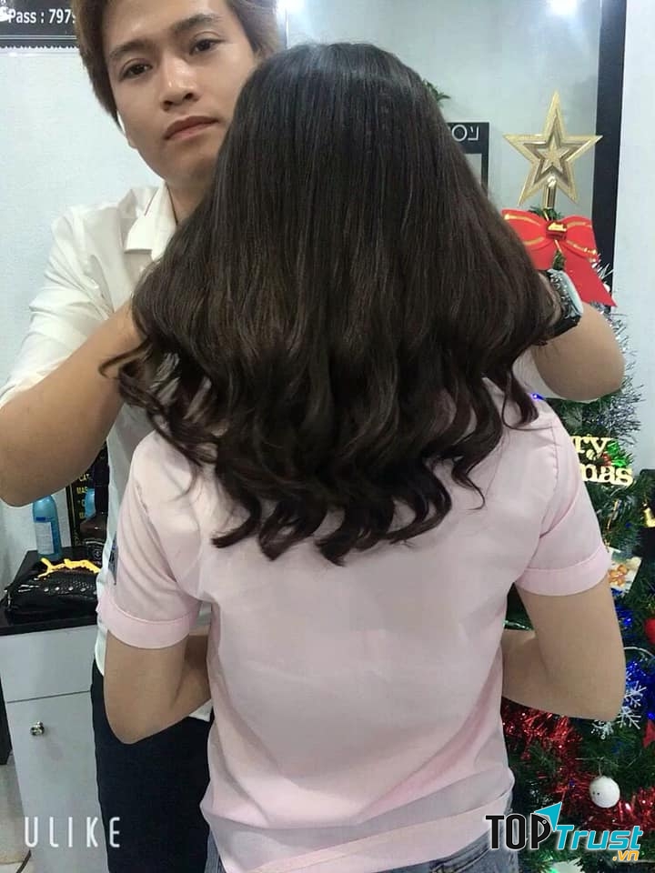 Thế Giới Tóc Hoàng Thêm