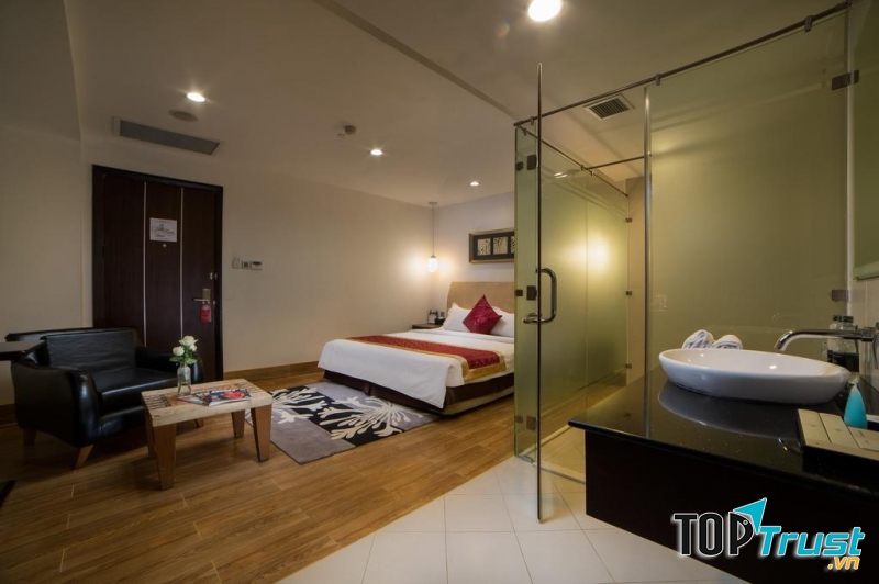 Hanoi Club Hotel & Lake Palais Residences