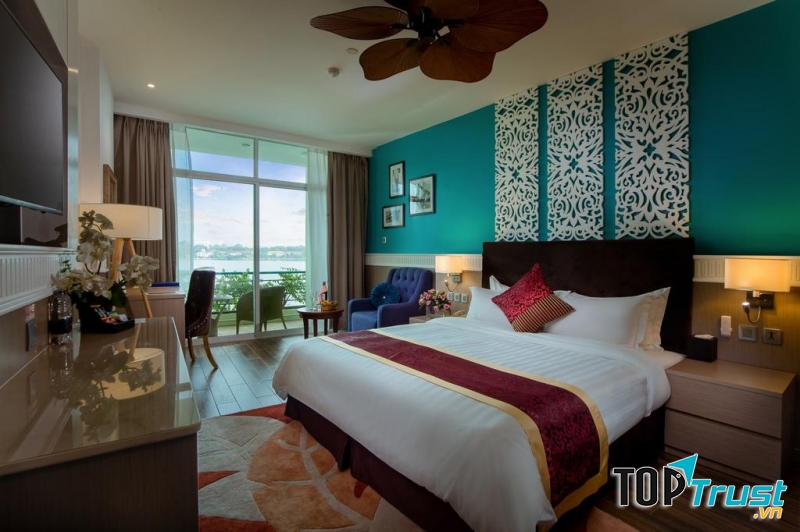 The Hanoi Club Hotel & Lake Palais Residences