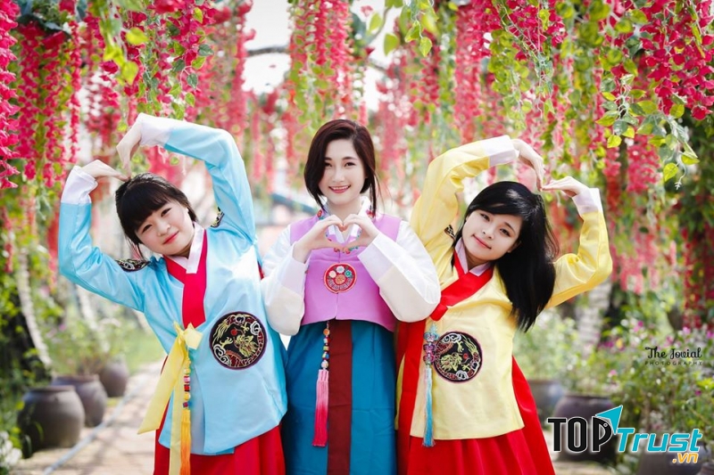 The Jovial Studio cho thuê hanbok chụp ảnh